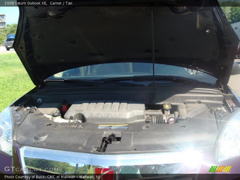 Garnet / Tan 2008 Saturn Outlook XE