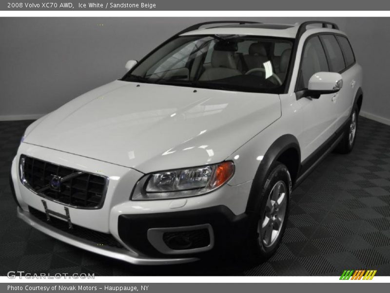 Ice White / Sandstone Beige 2008 Volvo XC70 AWD