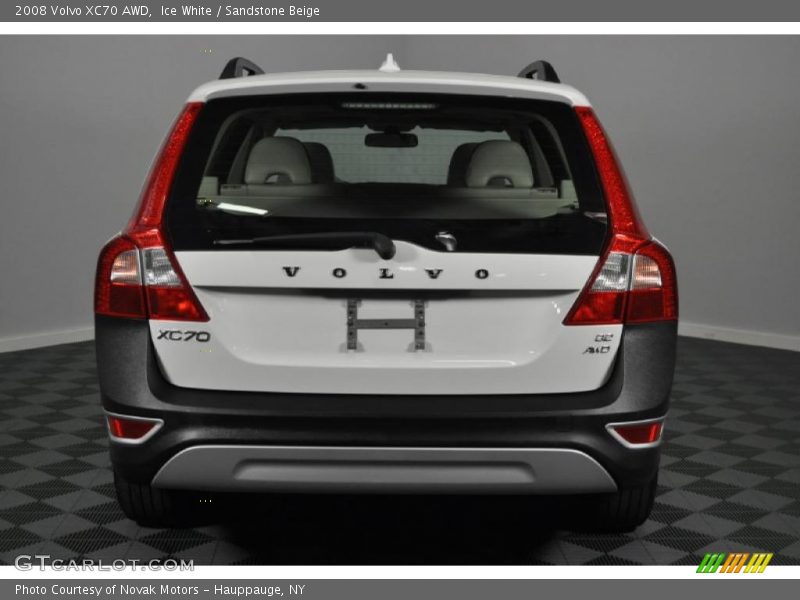 Ice White / Sandstone Beige 2008 Volvo XC70 AWD