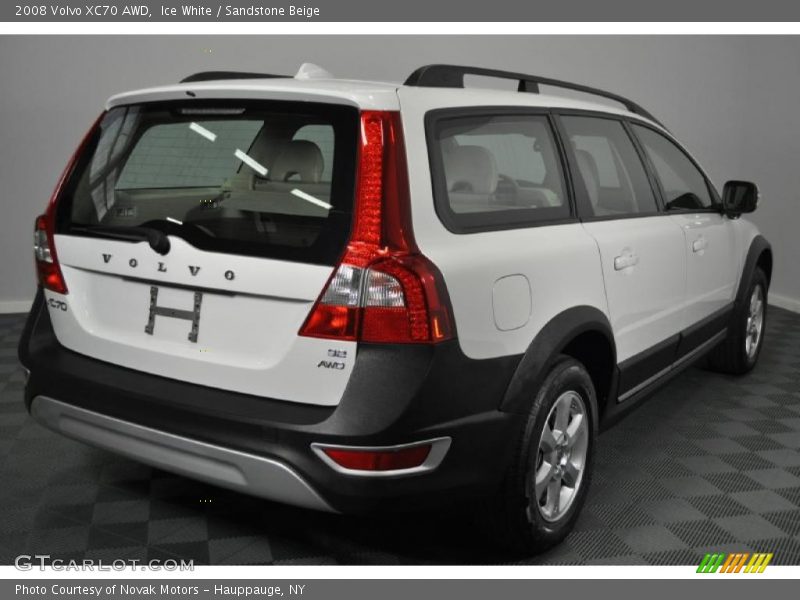 Ice White / Sandstone Beige 2008 Volvo XC70 AWD