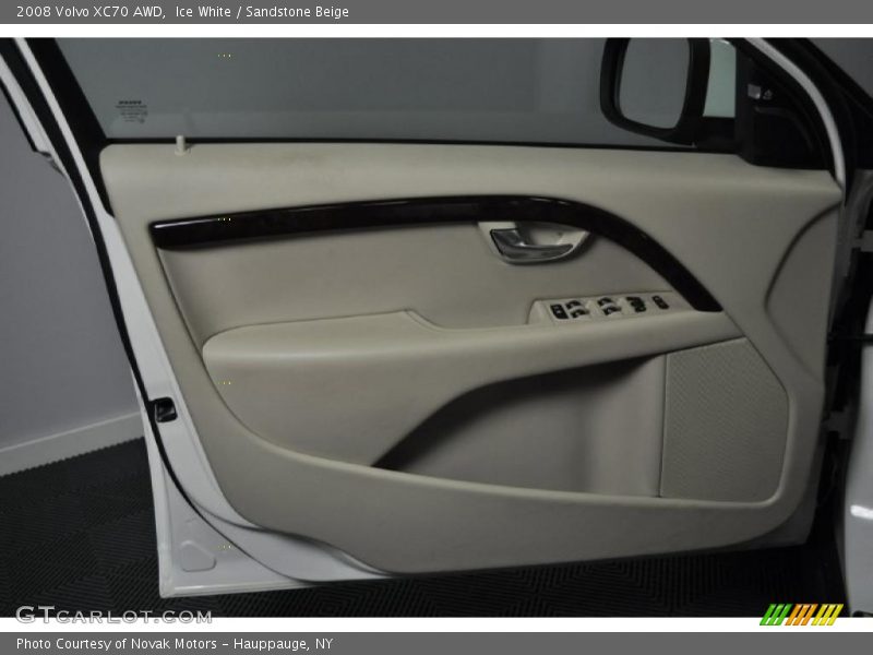 Ice White / Sandstone Beige 2008 Volvo XC70 AWD