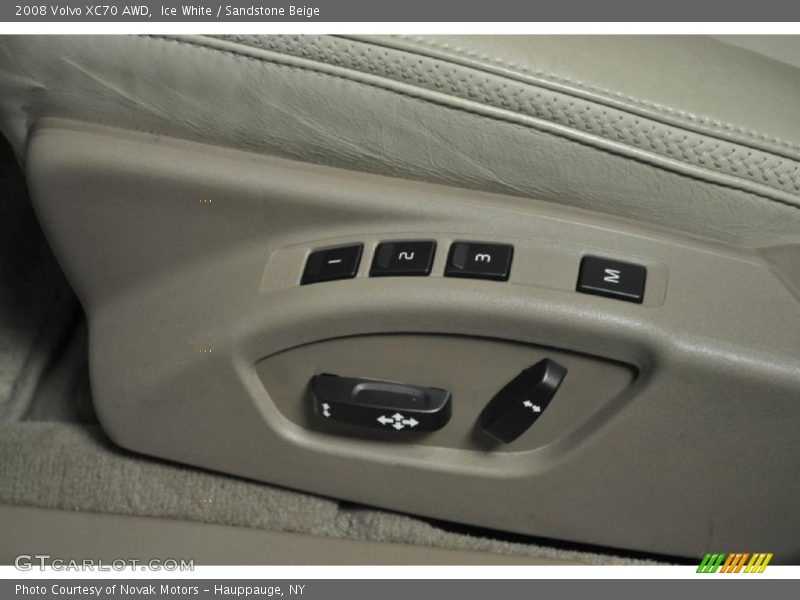 Ice White / Sandstone Beige 2008 Volvo XC70 AWD