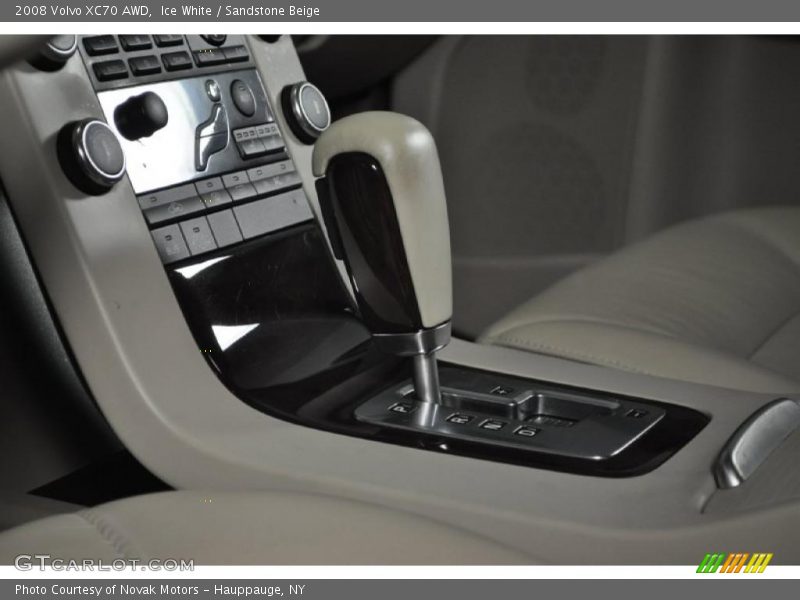 Ice White / Sandstone Beige 2008 Volvo XC70 AWD