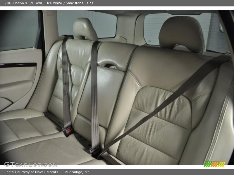 Ice White / Sandstone Beige 2008 Volvo XC70 AWD