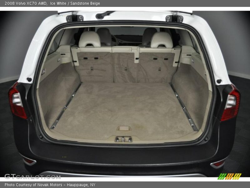 Ice White / Sandstone Beige 2008 Volvo XC70 AWD