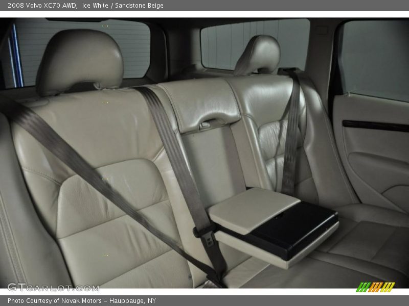 Ice White / Sandstone Beige 2008 Volvo XC70 AWD