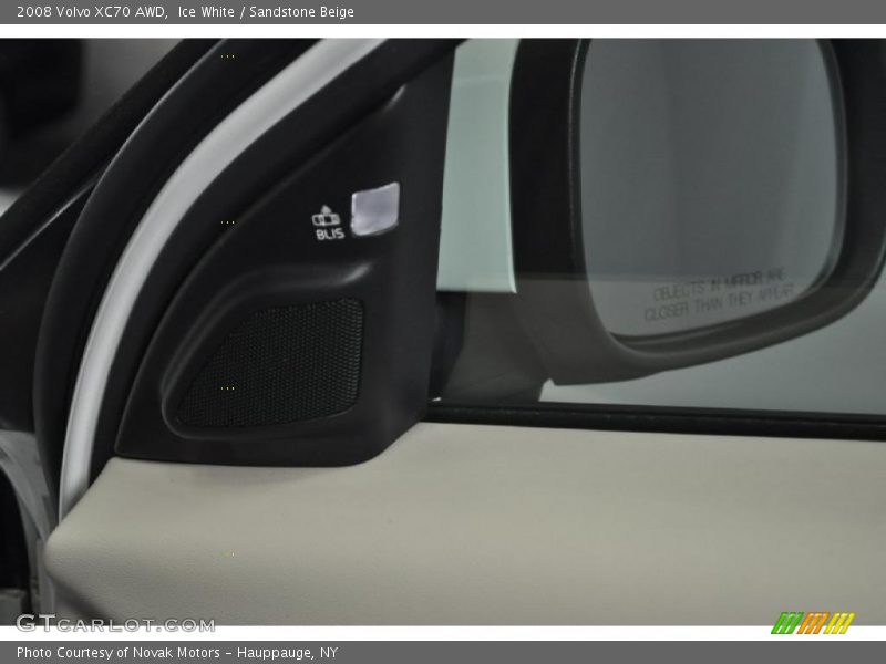 Ice White / Sandstone Beige 2008 Volvo XC70 AWD