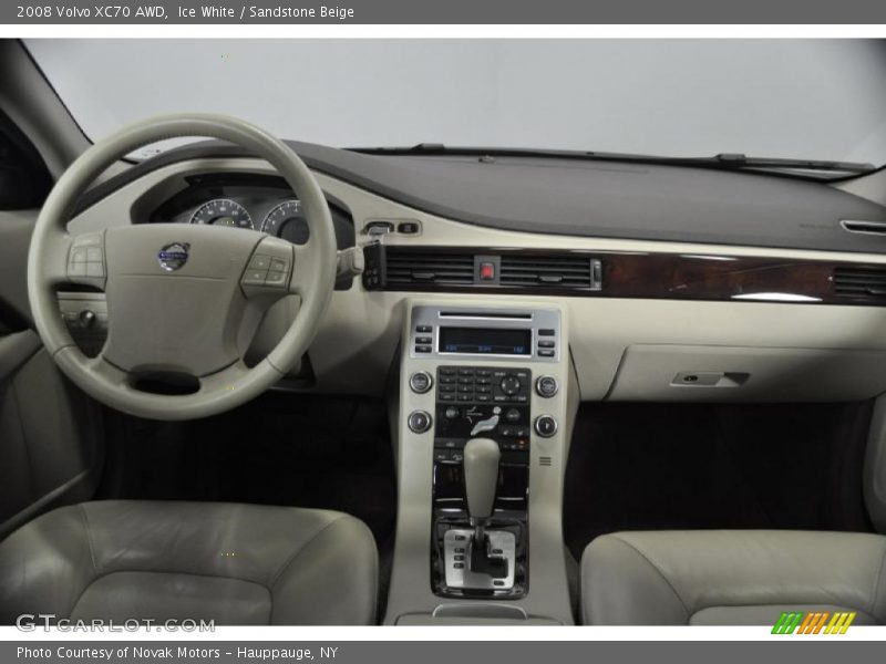 Ice White / Sandstone Beige 2008 Volvo XC70 AWD