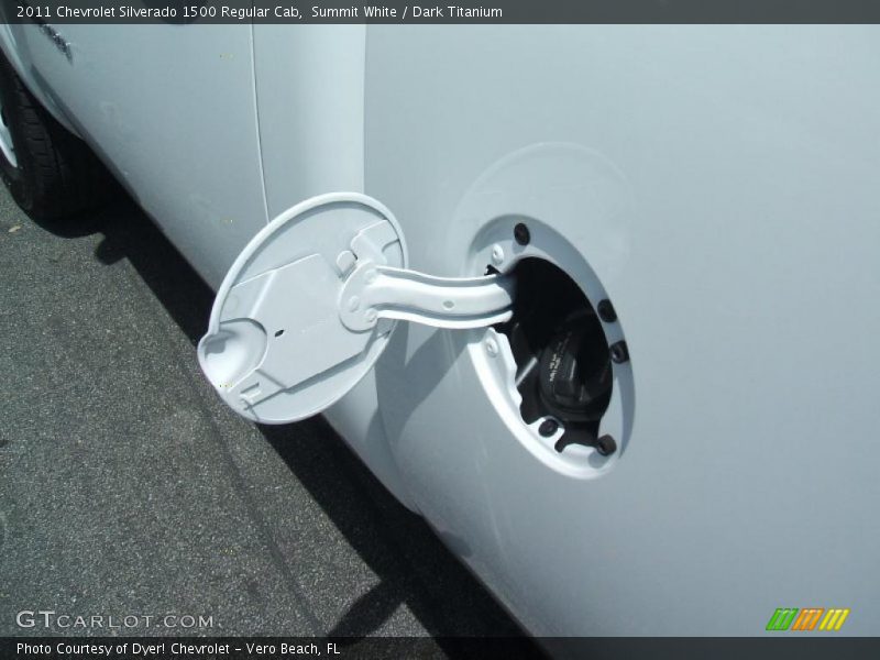 Summit White / Dark Titanium 2011 Chevrolet Silverado 1500 Regular Cab