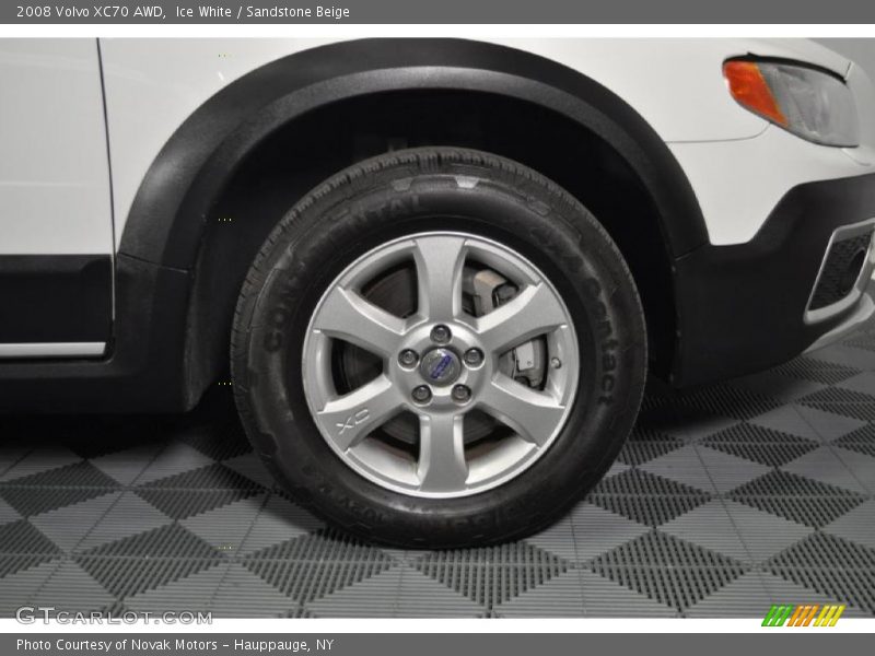 Ice White / Sandstone Beige 2008 Volvo XC70 AWD