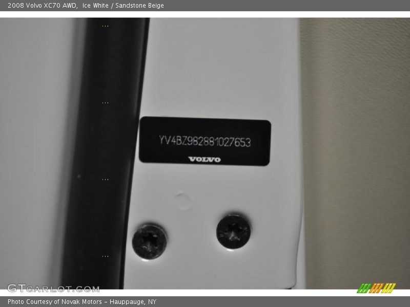 Ice White / Sandstone Beige 2008 Volvo XC70 AWD