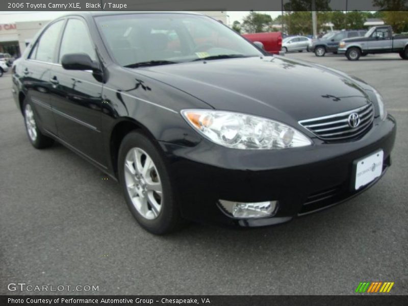 Black / Taupe 2006 Toyota Camry XLE