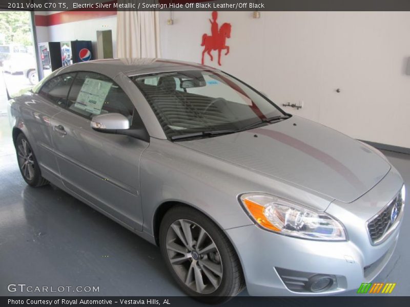 Electric Silver Metallic / Soverign Hide Off Black Leather/Off Black 2011 Volvo C70 T5