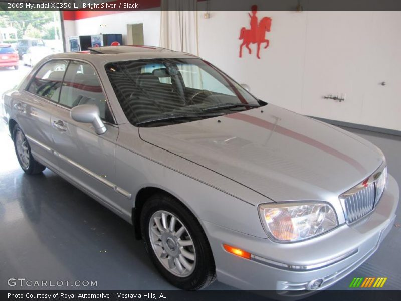 Bright Silver / Black 2005 Hyundai XG350 L