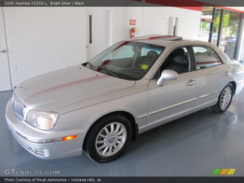 Bright Silver / Black 2005 Hyundai XG350 L