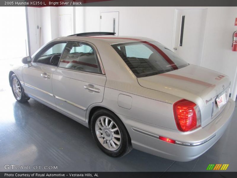Bright Silver / Black 2005 Hyundai XG350 L