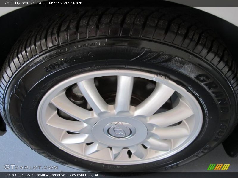 Bright Silver / Black 2005 Hyundai XG350 L