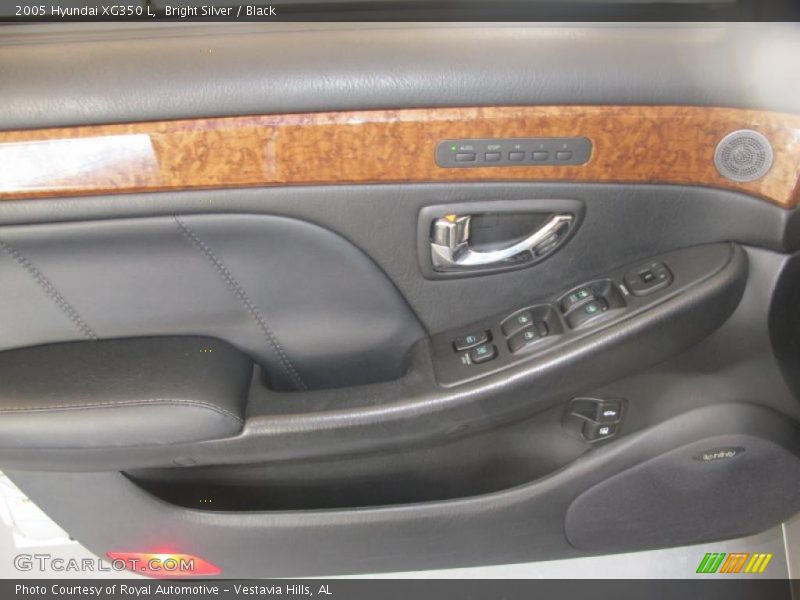 Bright Silver / Black 2005 Hyundai XG350 L