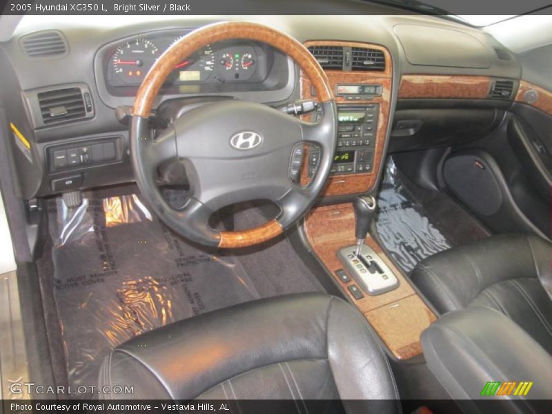 Bright Silver / Black 2005 Hyundai XG350 L