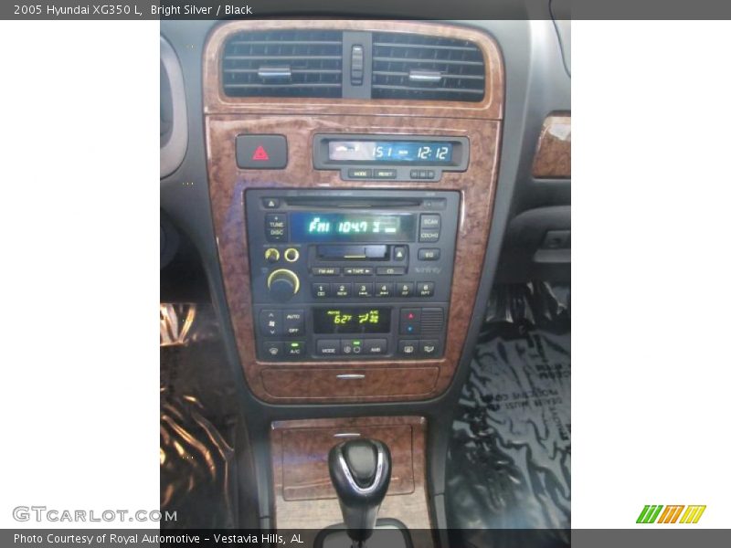 Bright Silver / Black 2005 Hyundai XG350 L