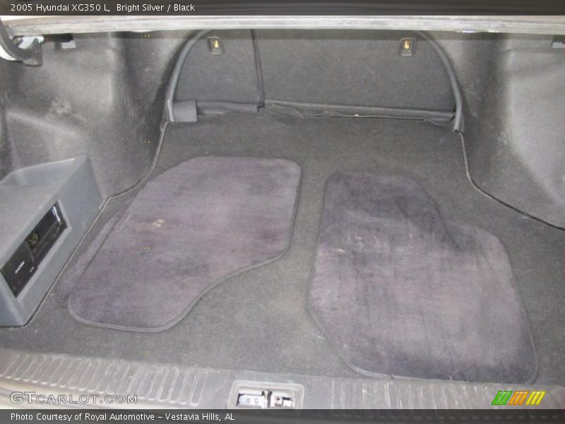 Bright Silver / Black 2005 Hyundai XG350 L