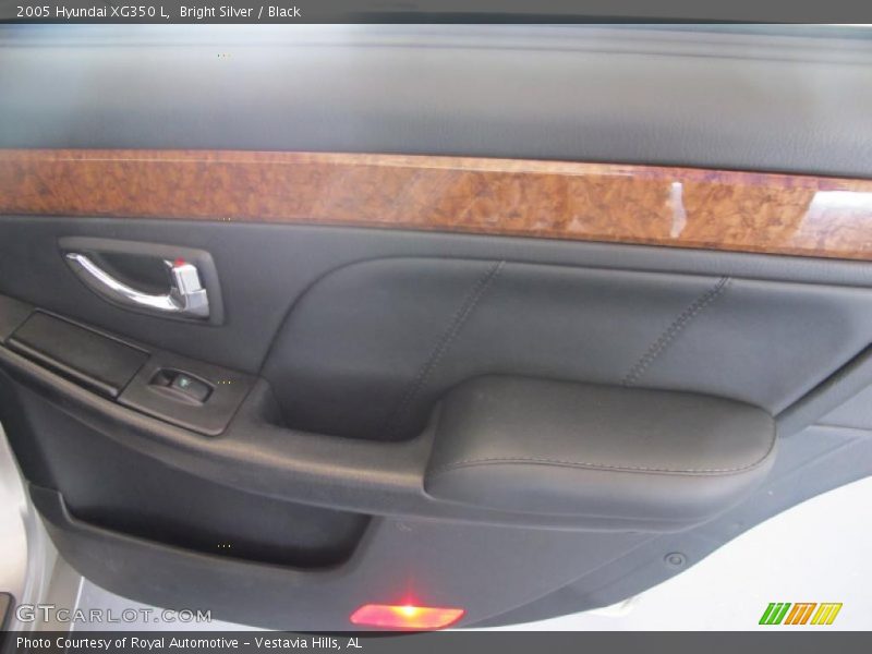 Bright Silver / Black 2005 Hyundai XG350 L