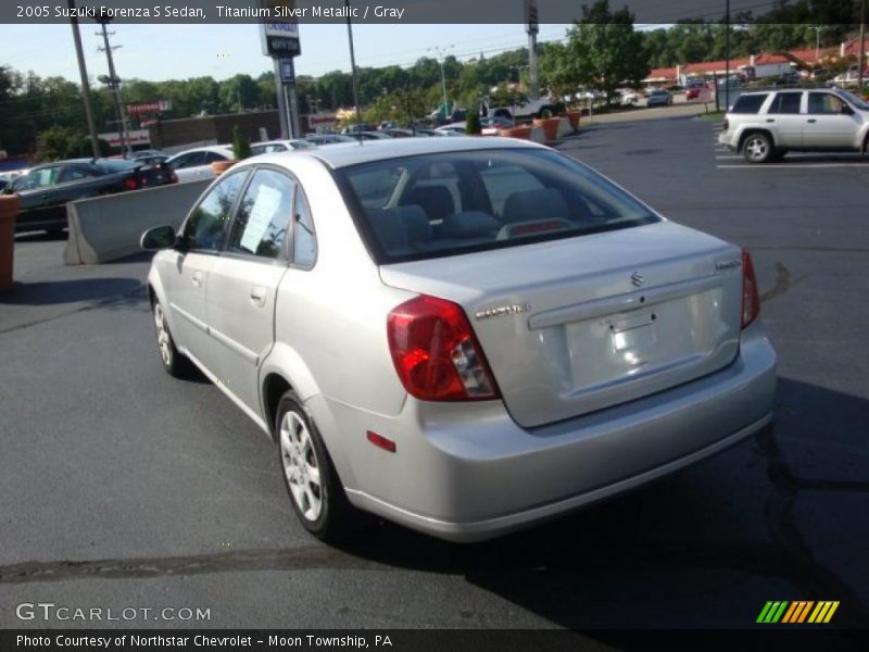 Titanium Silver Metallic / Gray 2005 Suzuki Forenza S Sedan