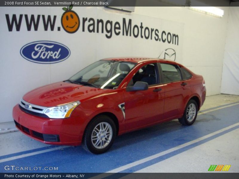 Vermillion Red / Charcoal Black 2008 Ford Focus SE Sedan