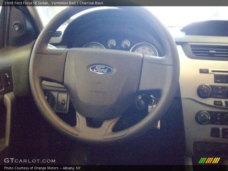 Vermillion Red / Charcoal Black 2008 Ford Focus SE Sedan