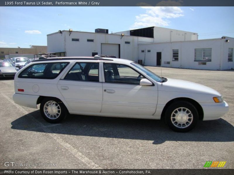 Performance White / Grey 1995 Ford Taurus LX Sedan