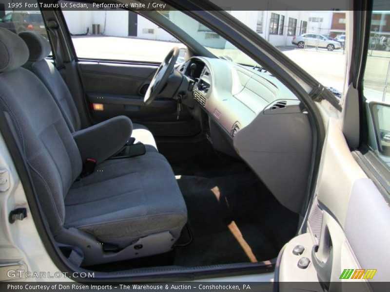 Performance White / Grey 1995 Ford Taurus LX Sedan