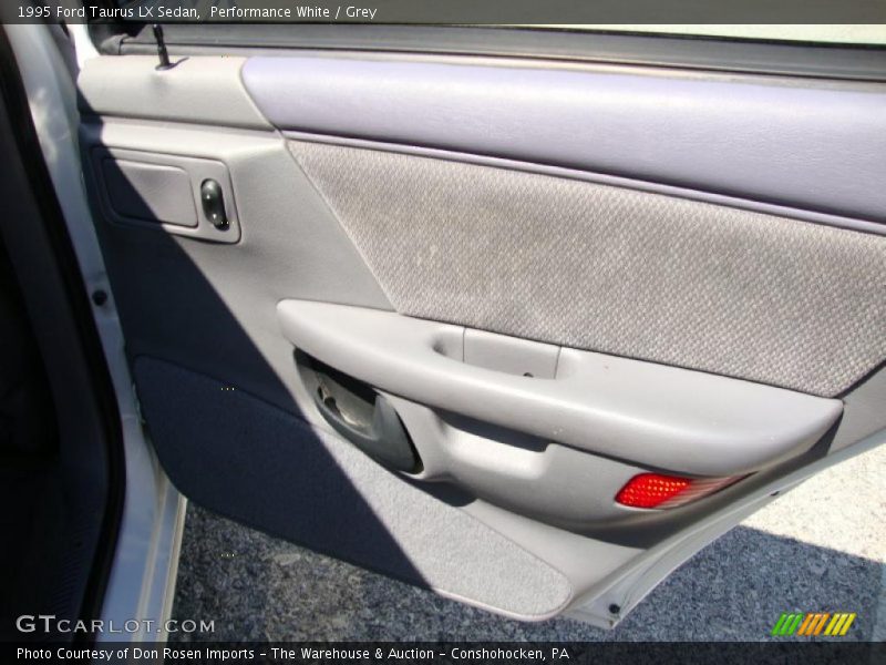 Performance White / Grey 1995 Ford Taurus LX Sedan