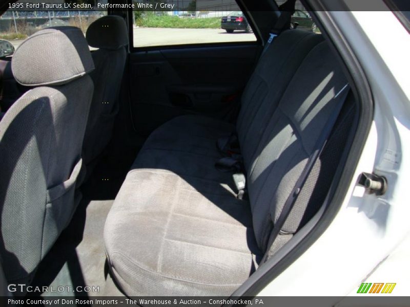 Performance White / Grey 1995 Ford Taurus LX Sedan