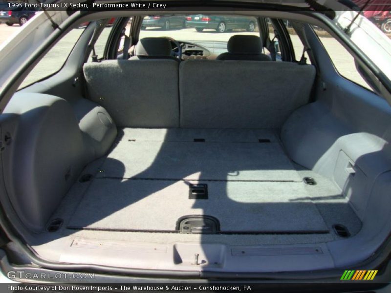 Performance White / Grey 1995 Ford Taurus LX Sedan