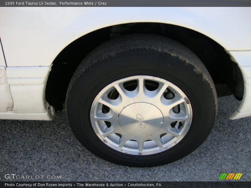 Performance White / Grey 1995 Ford Taurus LX Sedan
