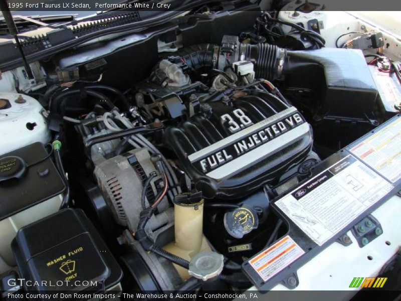 Performance White / Grey 1995 Ford Taurus LX Sedan