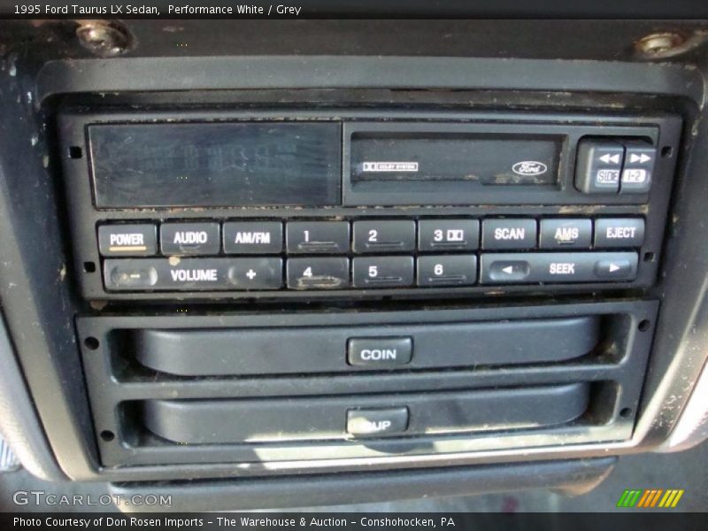 Performance White / Grey 1995 Ford Taurus LX Sedan