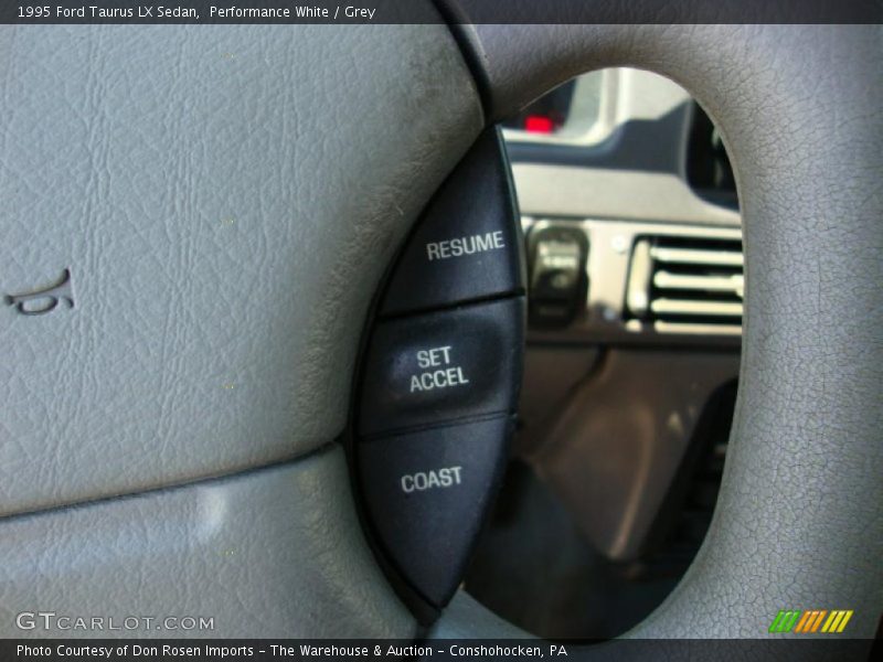 Performance White / Grey 1995 Ford Taurus LX Sedan