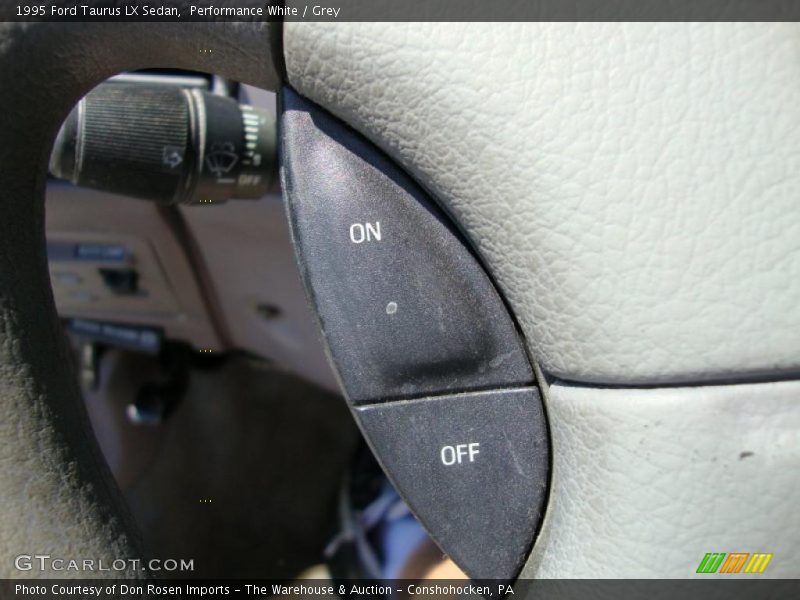 Performance White / Grey 1995 Ford Taurus LX Sedan