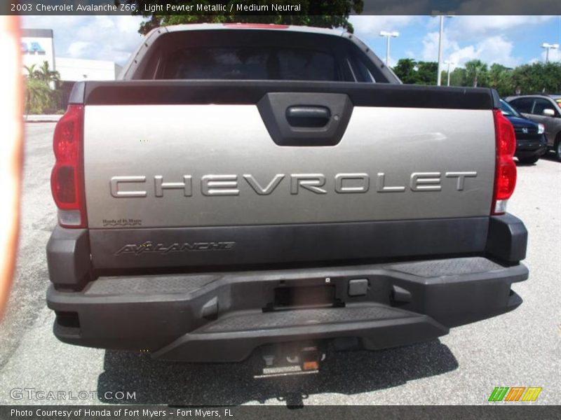 Light Pewter Metallic / Medium Neutral 2003 Chevrolet Avalanche Z66