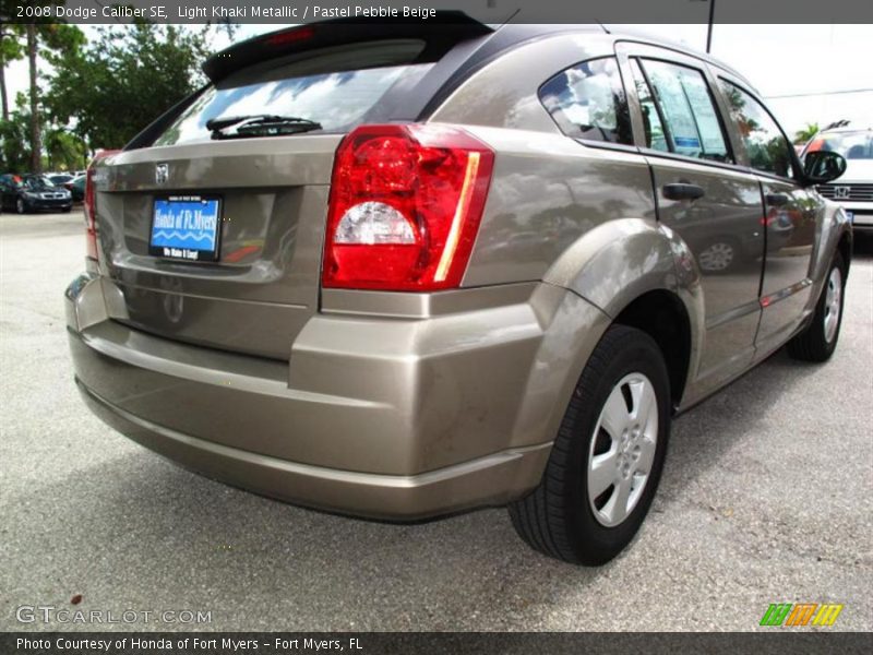 Light Khaki Metallic / Pastel Pebble Beige 2008 Dodge Caliber SE