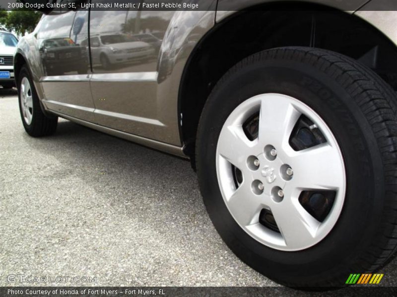 Light Khaki Metallic / Pastel Pebble Beige 2008 Dodge Caliber SE