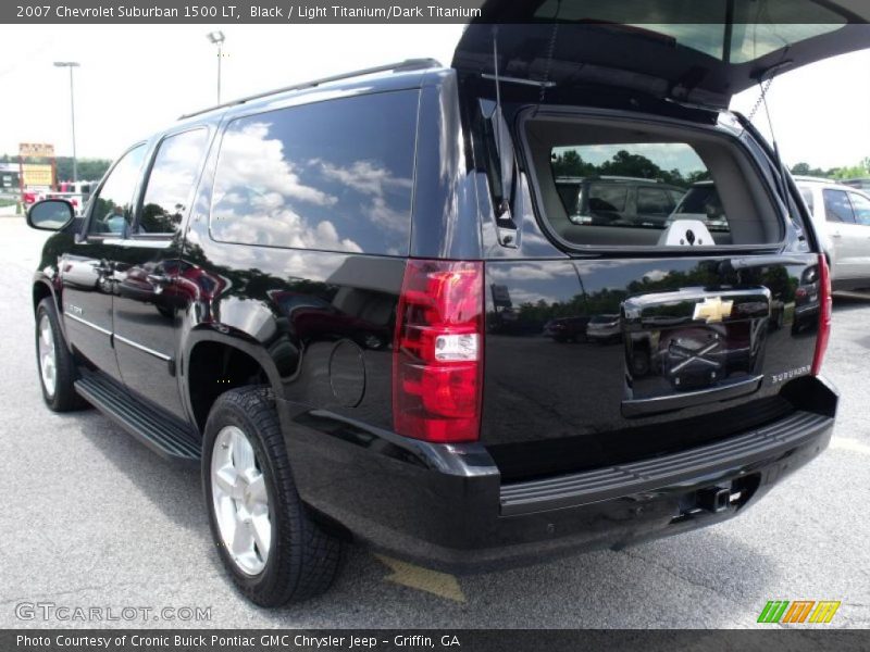 Black / Light Titanium/Dark Titanium 2007 Chevrolet Suburban 1500 LT