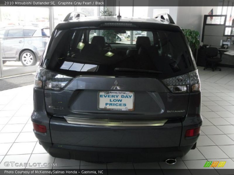 Graphite Gray Pearl / Black 2010 Mitsubishi Outlander SE