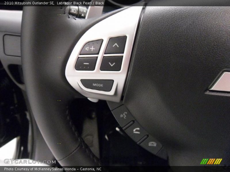 Labrador Black Pearl / Black 2010 Mitsubishi Outlander SE