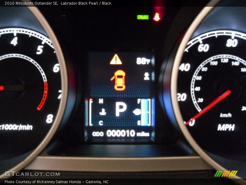Labrador Black Pearl / Black 2010 Mitsubishi Outlander SE