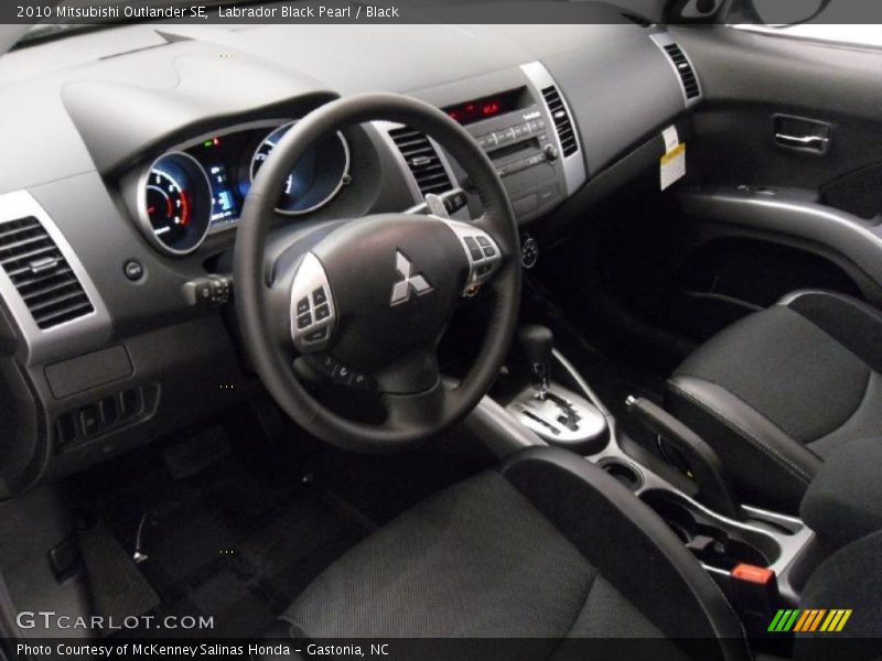 Labrador Black Pearl / Black 2010 Mitsubishi Outlander SE