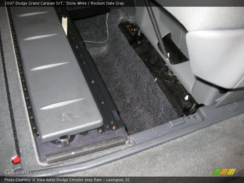 Stone White / Medium Slate Gray 2007 Dodge Grand Caravan SXT