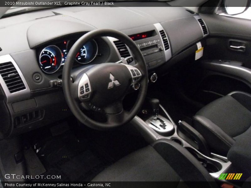 Graphite Gray Pearl / Black 2010 Mitsubishi Outlander XLS