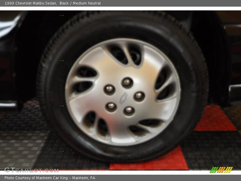 Black / Medium Neutral 1999 Chevrolet Malibu Sedan